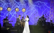 Thành Lê và Quang Hào hòa giọng ăn ý trong chương trình Nghệ sỹ tháng