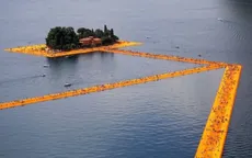 Italy: Đóng cửa cây cầu nổi độc đáo vì quá đông du khách