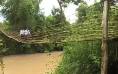 Rùng mình nhìn người dân Gia Lai qua cầu treo tạm bợ