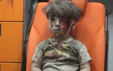 Bức ảnh cậu bé Syria ngồi thất thần chạm vào lương tâm của cả thế giới