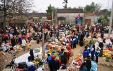 Hòa mình vào phiên chợ quê ngày cuối năm