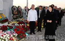 Chủ tịch Quốc hội Nguyễn Thị Kim Ngân viếng Lãnh tụ Cuba Fidel Castro