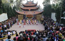 5 vạn khách trẩy hội chùa Hương ngày khai hội