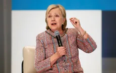 Ứng viên Hillary Clinton hứa hẹn cấp thẻ xanh cho du học sinh
