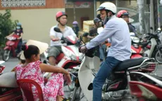 Vé tàu chợ đen: Mua bao nhiêu cũng có