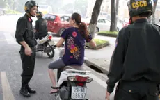 Cảnh sát cơ động Hà Nội ra quân toàn bộ trong ngày đầu phạt không đội mũ bảo hiểm