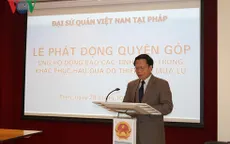 Đại sứ quán Việt Nam tại Pháp quyên góp hơn 1.900 Euro cho miền Trung