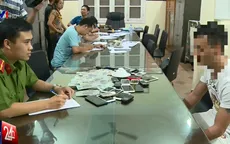 Tạm giữ hình sự 30 đối tượng đánh bạc bằng hình thức xóc đĩa tại Hà Nội
