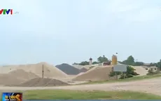 Hành lang đê bị lấn chiếm, trách nhiệm thuộc về ai?