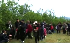 Người di cư tìm đường vượt rừng vào Macedonia