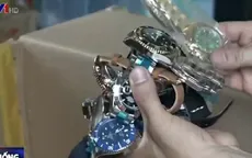 Thu giữ số lượng “khủng” đồng hồ giả tại chợ Bến Thành (TP.HCM)