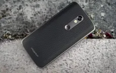 Motorola Droid Turbo 2 gặp lỗi đường màu xanh bí ẩn