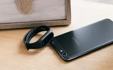 Trào lưu smartphone màu đen tiếp tục nở rộ với OPPO F1s