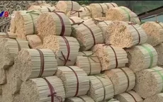 Sản xuất đũa tre bằng hóa chất và bột lạ