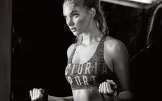 Các chân dài của Victoria's Secret chạy nước rút trong phòng tập