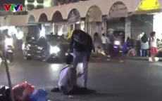 Giả tàn tật ăn xin, kiếm tiền triệu mỗi ngày