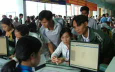 Gian nan mua vé tàu Tết