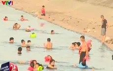 Hiểm họa khôn lường khi người dân Hà Nội tự phát ra hồ để bơi