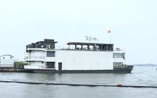 Lắp đặt hàng trăm máy sục khí cấp oxy cho cá hồ Tây