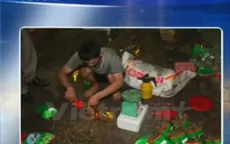 Bắt quả tang doanh nghiệp phun hóa chất tạo mùi lên hàng tấn trà