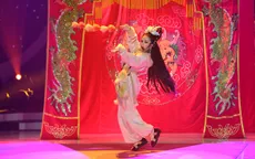 Hòa Minzy "hóa cáo" xuất thần trong chung kết Gương mặt thân quen 2016