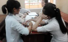 Học sinh lớp 9 ôn thi căng thẳng, phụ huynh lo lắng