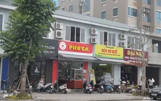 Cận cảnh phố Lê Trọng Tấn khi bỏ dần "đồng phục" biển hiệu