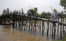 Nỗ lực đưa con chữ đến vùng trũng miền Tây