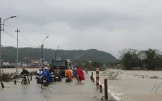 Mưa lũ tại Bình Định: 12 người chết, 2 người mất tích