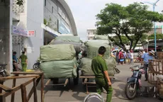 Phát hiện 10 tấn quần áo nhập lậu từ Trung Quốc tại Đà Nẵng