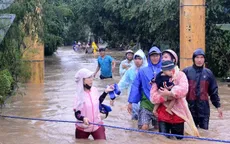 Tặng bằng khen cho 4 cô giáo cứu học sinh trong lũ