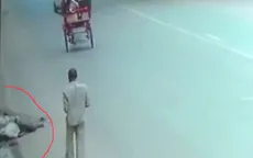 Nạn nhân tai nạn giao thông bị bỏ mặc đến chết ở New Delhi, Ấn Độ