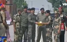 Biên phòng Ấn Độ và Pakistan trao đổi bánh kẹo