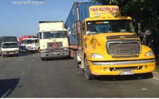 TP.HCM: Liên tiếp xảy ra va chạm, đường vành đai Đông kẹt cứng