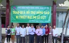 Khánh Hòa trao 600 suất quà hỗ trợ bà con vùng lũ