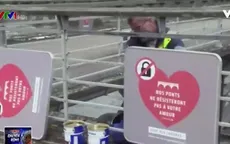 Pháp bán 10 tấn khóa tình yêu để quyên tiền cho người tị nạn