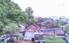Phú Yên: Khu dân cư sống bất an bên dưới núi sạt lở