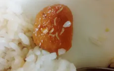 Kinh hoàng phát hiện giòi trong đồ ăn tại ký túc xá