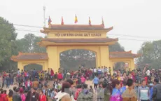 Du khách tấp nập trẩy hội Lim, nghe Quan họ