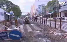 Người dân TP.HCM khốn khổ vì lô cốt công trình