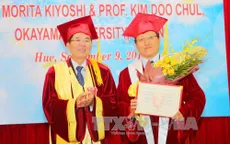 Trao danh hiệu "Giáo sư danh dự" cho hai học giả Nhật Bản