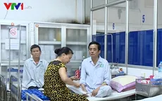 Nhiều trường hợp mù mắt vì ngộ độc rượu cấp tính