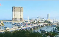Tháp Bà Ponagar bị che khuất bởi các công trình