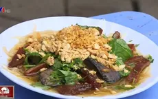 Sự thật đằng sau món nộm khô bò, bánh tráng trộn