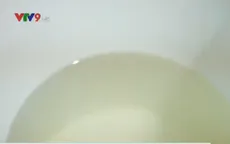 Người dân hoang mang vì nước sinh hoạt đổi màu tại chung cư TP.HCM