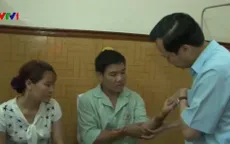 Bộ LĐ-TB&XH thăm, động viên phi công Nguyễn Hữu Cường