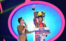 Bắt chước NSƯT Hoài Linh giả gái, Bạch Công Khanh ẵm giải 100 triệu đồng