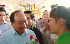 Thủ tướng Nguyễn Xuân Phúc đối thoại với công nhân