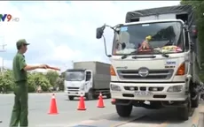 TP.HCM: Ra quân xử lý xe quá tải