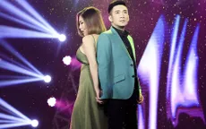 Hương Tràm và Quang Hà tình tứ tay trong tay trên sân khấu